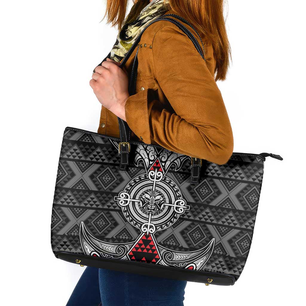 Tiki Print Pattern Leather Tote Bag main image 0