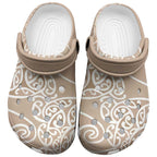 Aotearoa Maori Koru Curves Clogs Shoes Silver Ferns - Mocha