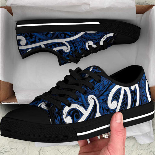 Aotearoa Maori Kowhaiwhai Low Top Shoes Kikorangi Puhoro and Patiki