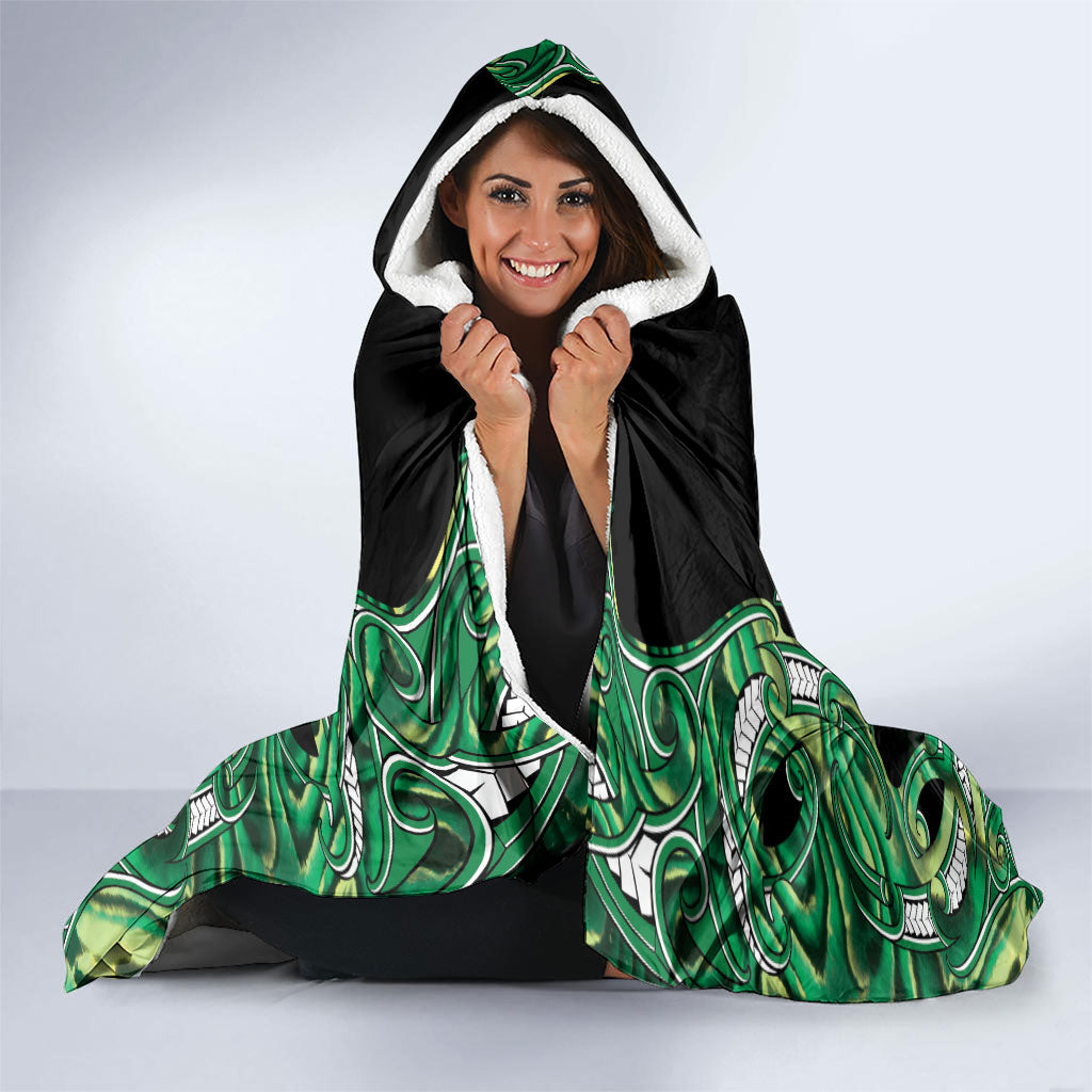 Aotearoa Whakatohea Hooded Blanket Maori Tribal Green Abalone Paua Shell Pattern