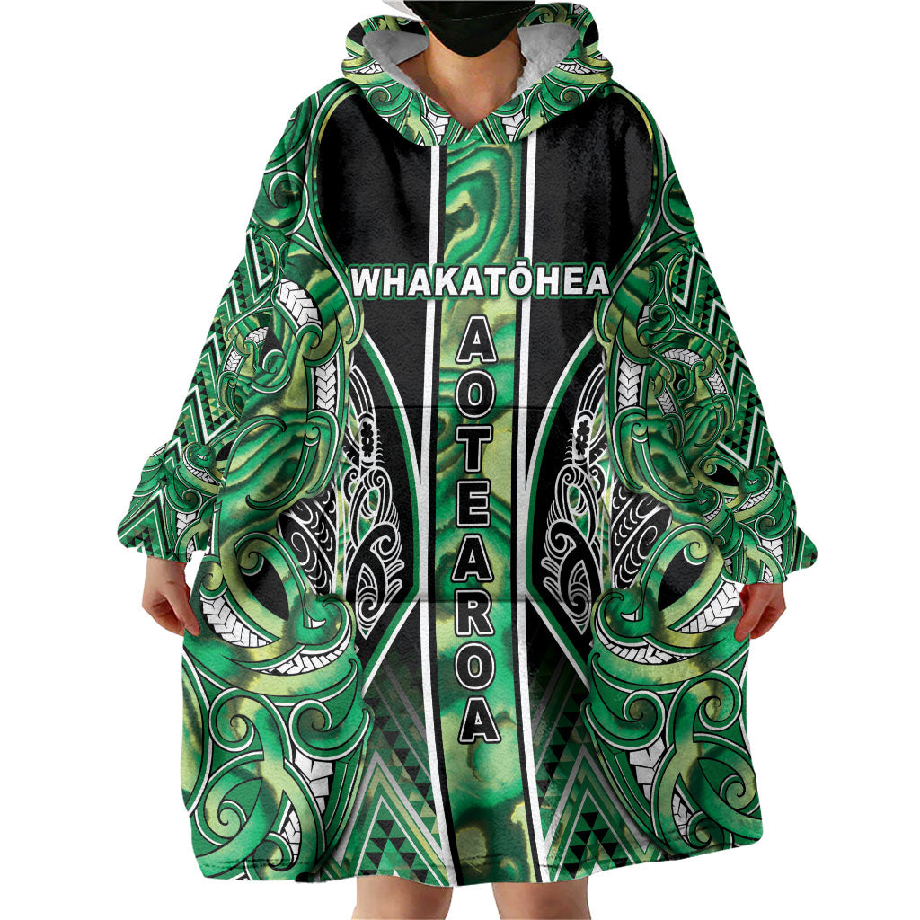 Aotearoa Whakatohea Wearable Blanket Hoodie Maori Tribal Green Abalone Paua Shell Pattern