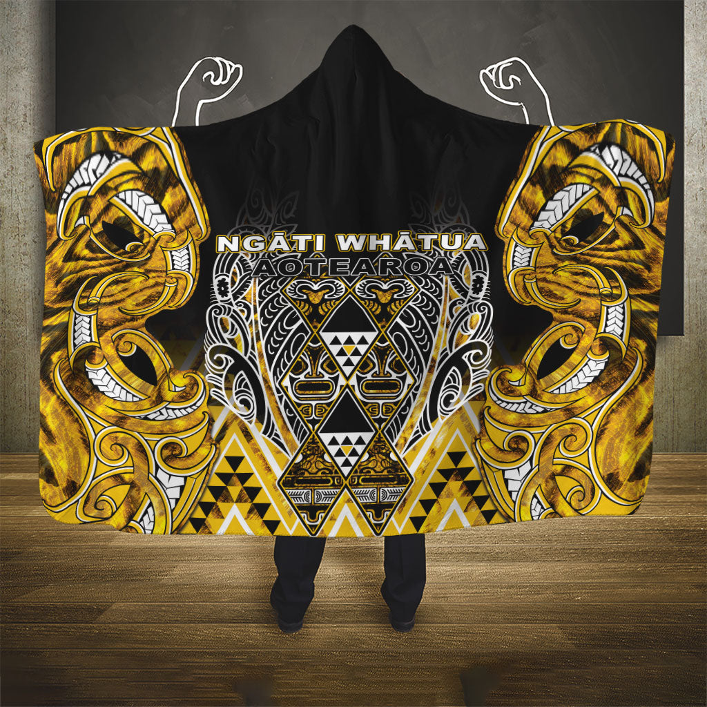 Aotearoa Ngati Whatua Hooded Blanket Maori Tribal Gold Paua Shell Pattern