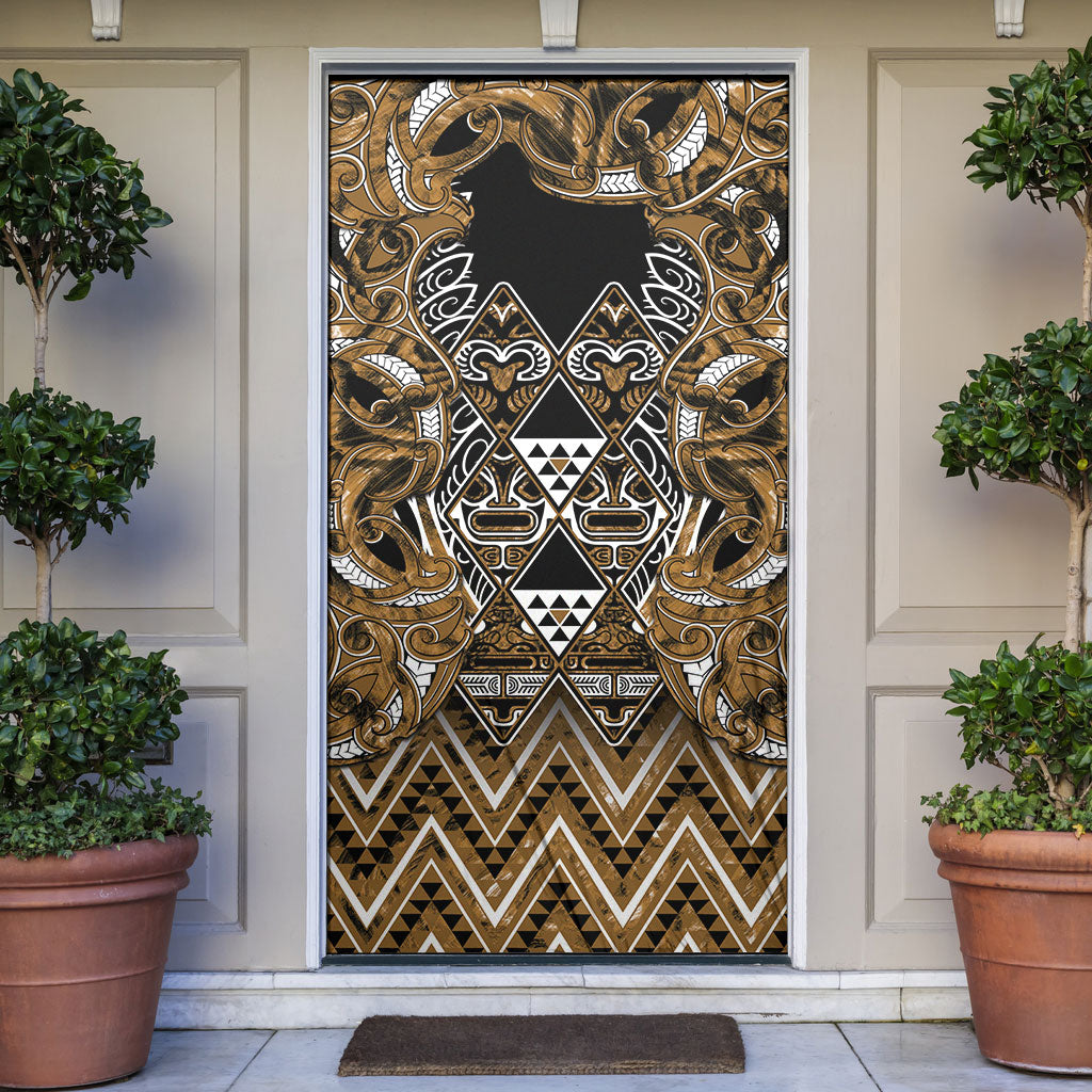 Aotearoa Kati Mamoe Door Cover Maori Brown Tribal Paua Shell Pattern