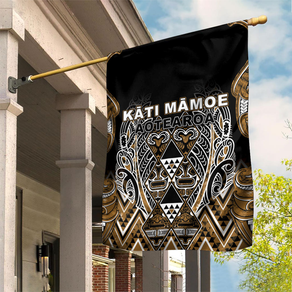 Aotearoa Kati Mamoe Garden Flag Maori Brown Tribal Paua Shell Pattern