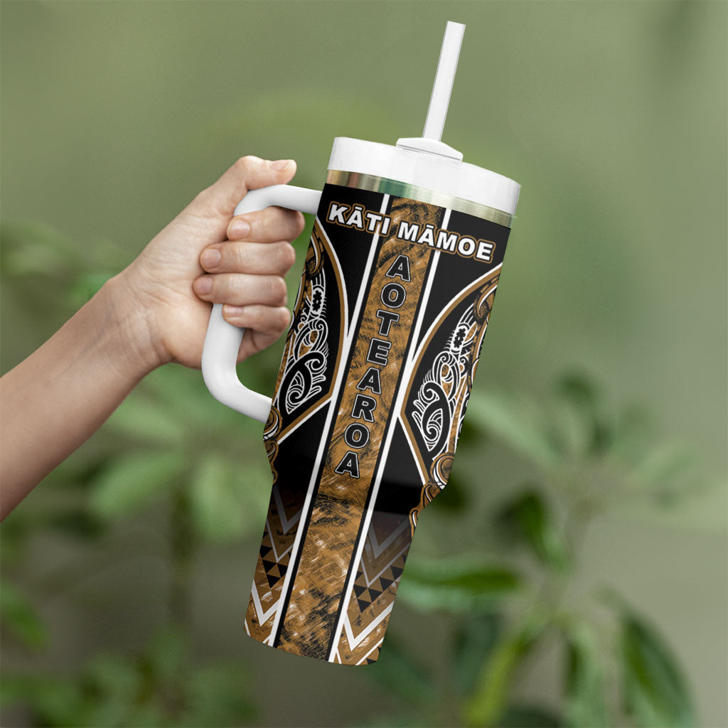 Aotearoa Kati Mamoe Tumbler With Handle Maori Brown Tribal Paua Shell Pattern