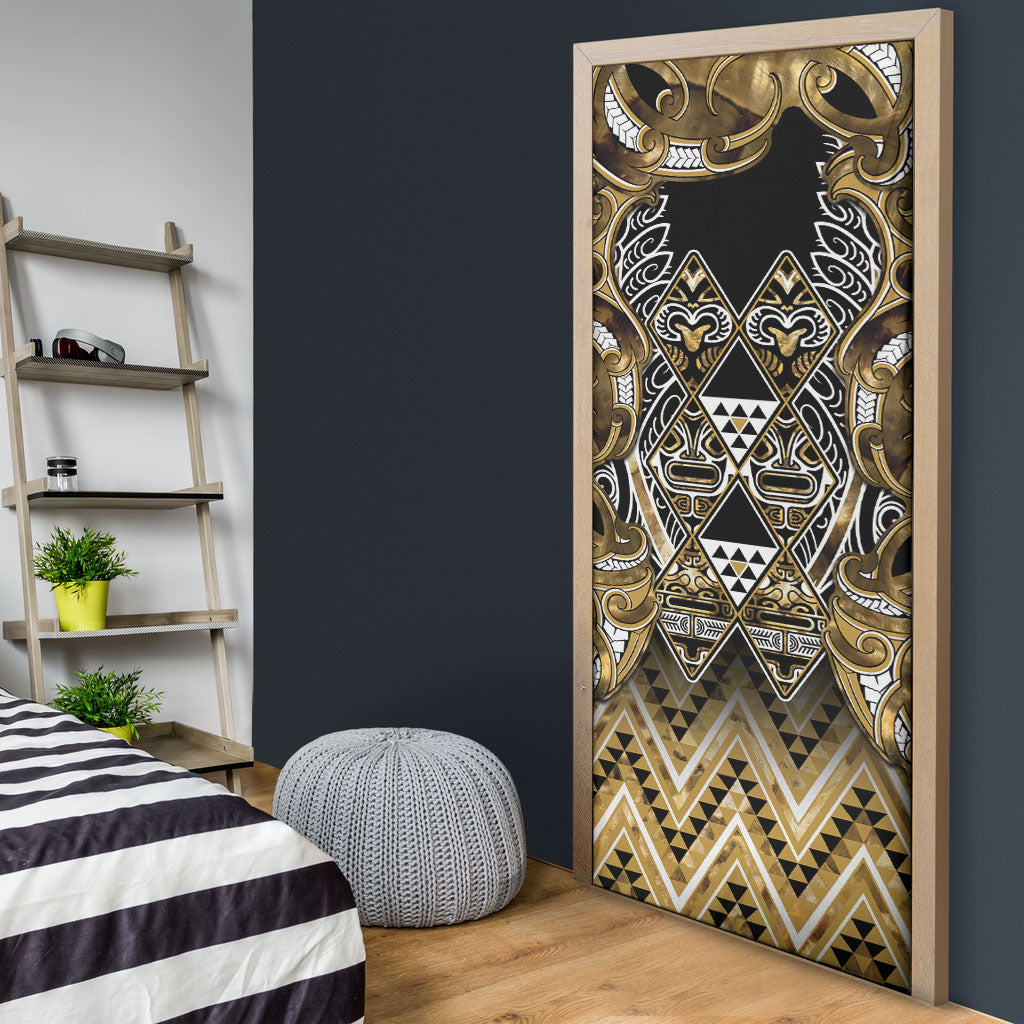 Aotearoa Waikato Tainui Door Cover Maori Light Gold Tribal Paua Shell Pattern