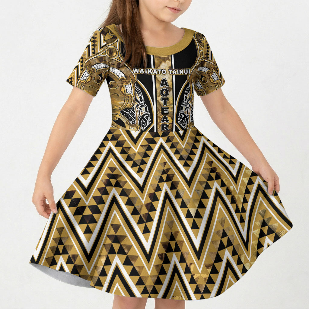 Aotearoa Waikato Tainui Kid Short Sleeve Dress Maori Light Gold Tribal Paua Shell Pattern