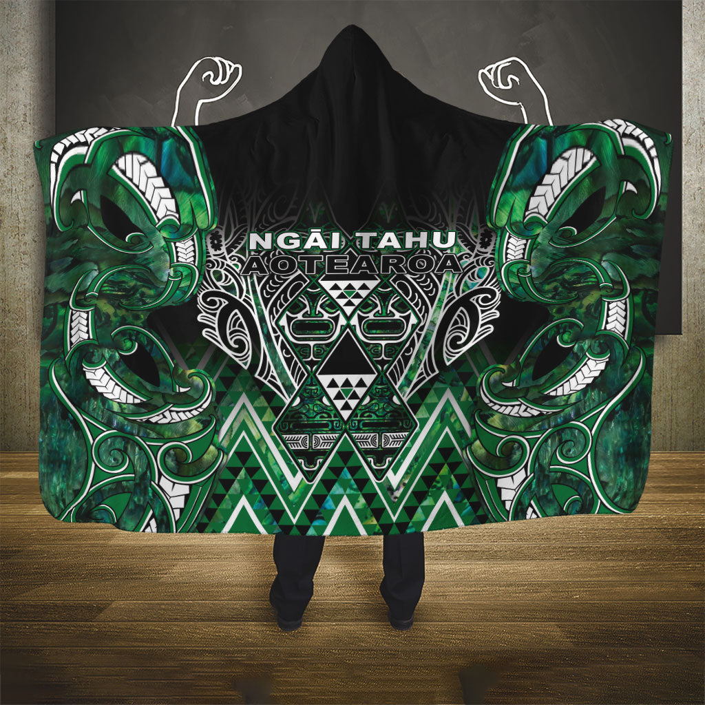 Aotearoa Ngai Tahu Hooded Blanket Maori Tribal Dark Green Paua Shell Pattern