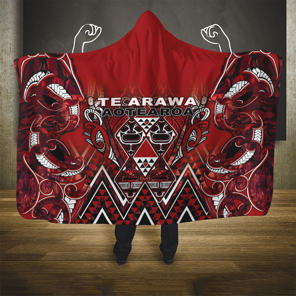 Aotearoa Te Arawa Hooded Blanket Maori Tribal Dark Red Paua Shell Pattern