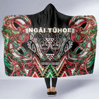 Aotearoa Ngai Tuhoe Hooded Blanket Maori Tribal Red And Green Paua Shell Pattern