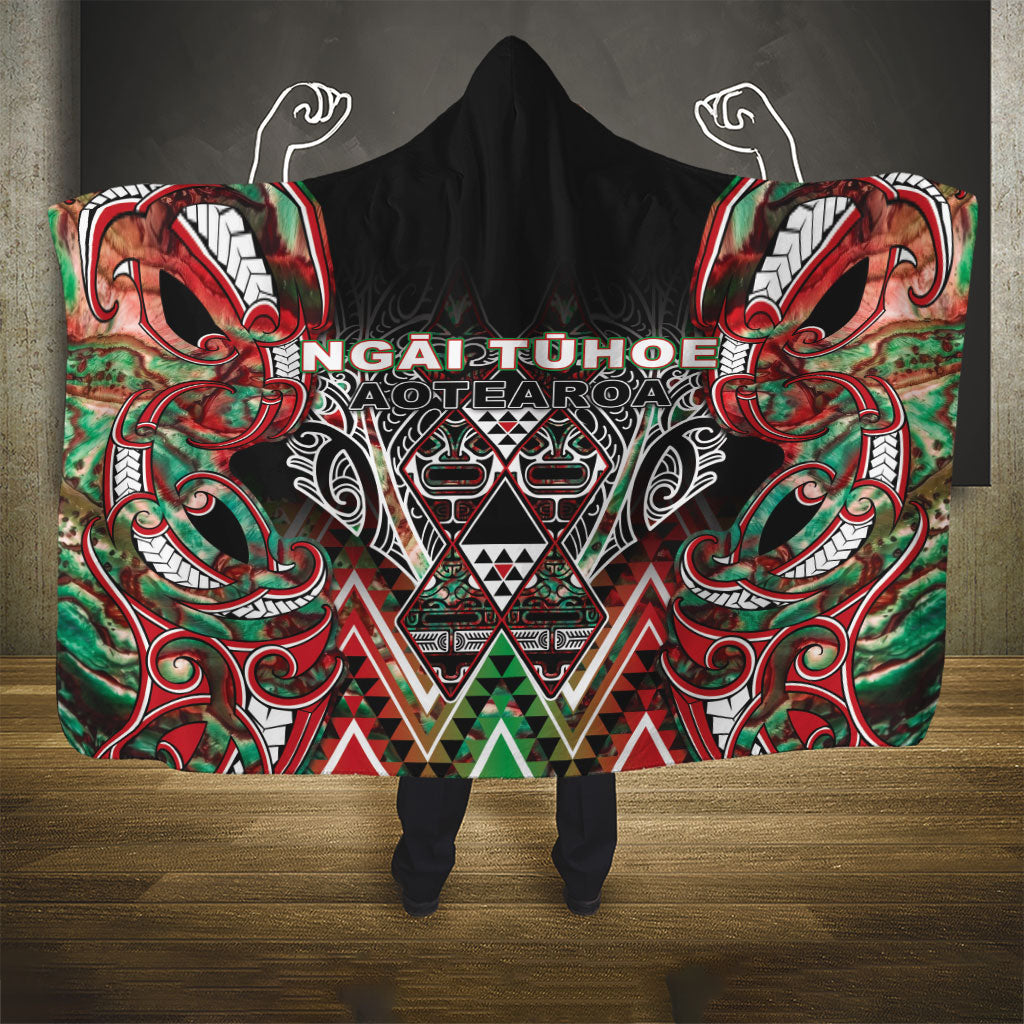 Aotearoa Ngai Tuhoe Hooded Blanket Maori Tribal Red And Green Paua Shell Pattern