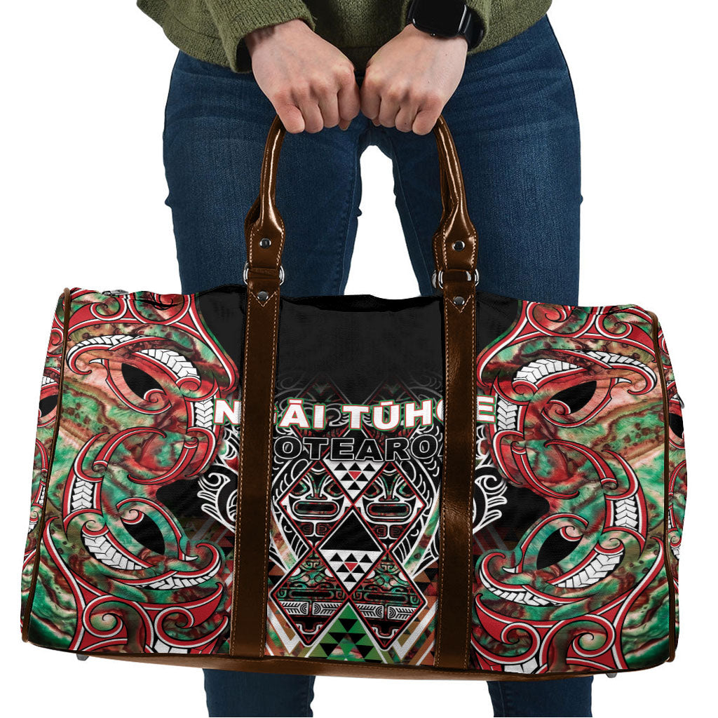 Aotearoa Ngai Tuhoe Travel Bag Maori Tribal Red And Green Paua Shell Pattern