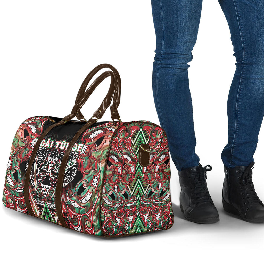 Aotearoa Ngai Tuhoe Travel Bag Maori Tribal Red And Green Paua Shell Pattern