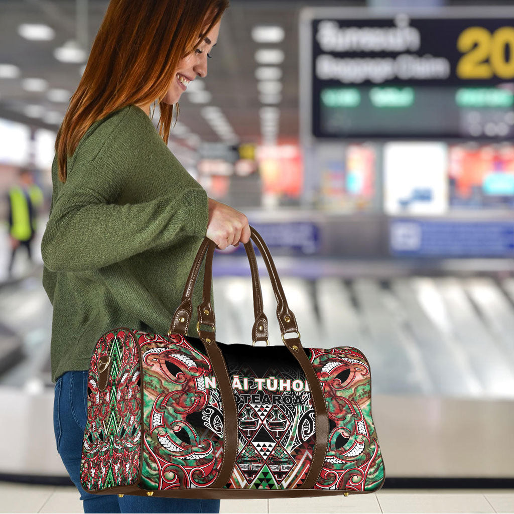 Aotearoa Ngai Tuhoe Travel Bag Maori Tribal Red And Green Paua Shell Pattern