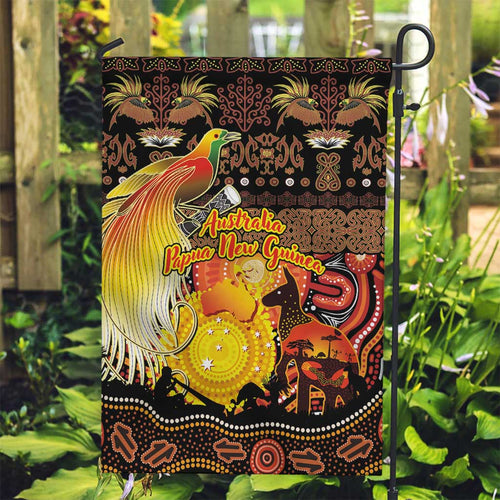 Australia and Papua New Guinea Together Garden Flag Kangaroo Aboriginal Art and Bird-of-paradise Oro Tribal Motifs - Aussie Hoodie