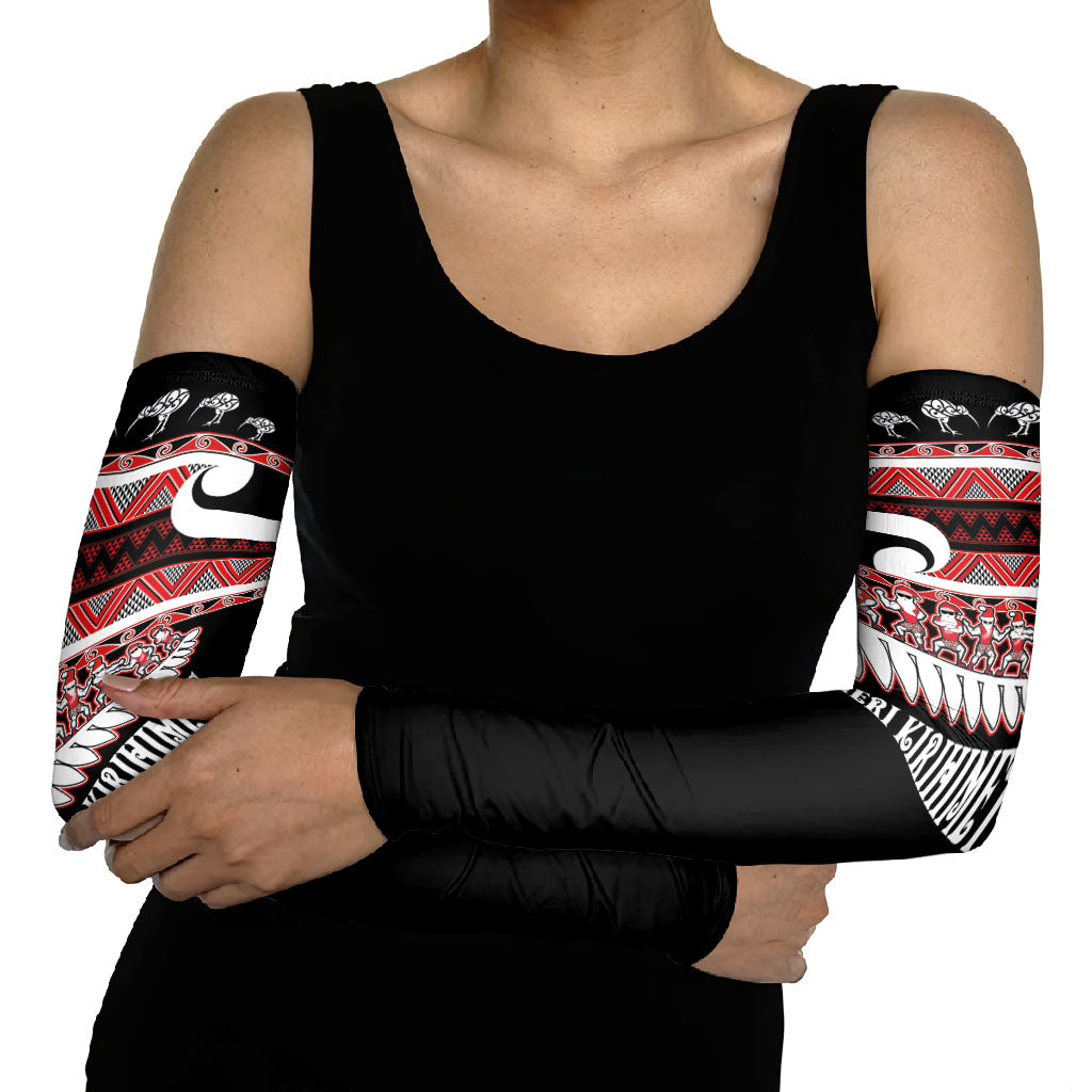 New Zealand Christmas Arm Sleeves Funny Santa Claus Haka Dance with Tukutuku