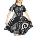 New Zealand Sea Animals Kid Short Sleeve Dress with Maori Koru Tribal Tattoo and Silver Ferns Black Color