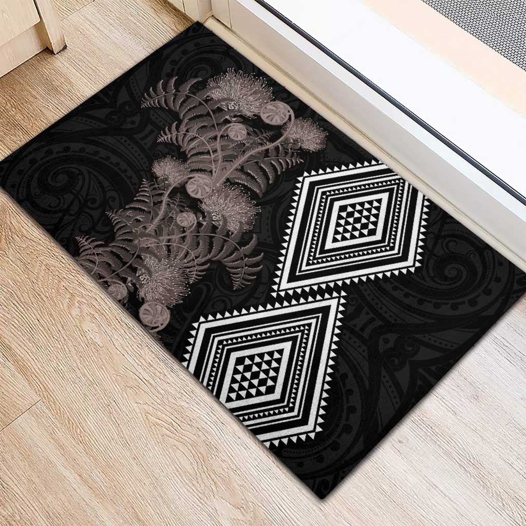 Aotearoa Tukutuku Motif Rubber Doormat Pohutukawa and Fern Leaves Grayscale Color