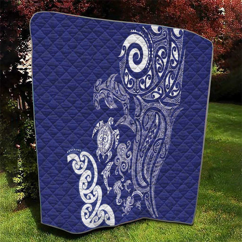 New Zealand Sea Animals with Maori Tribal Tattoo Quilt Blue Color