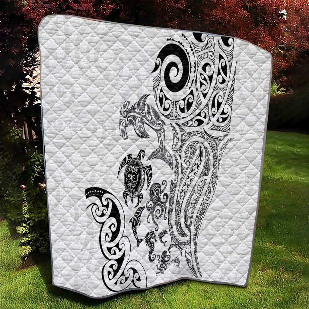 New Zealand Sea Animals with Maori Tribal Tattoo Quilt White Color