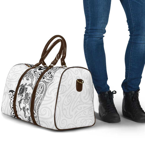 New Zealand Sea Animals with Maori Tribal Tattoo Travel Bag White Color