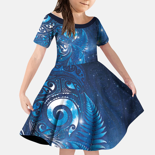 Aotearoa New Zealand New Year Kid Short Sleeve Dress Tribal Koru Tattoo Blue Galaxy Maori Silver Fern