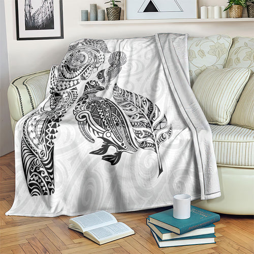 Aotearoa Moko Tribal Tattoo Blanket New Zealand Maori Penguin and Fantail White Color