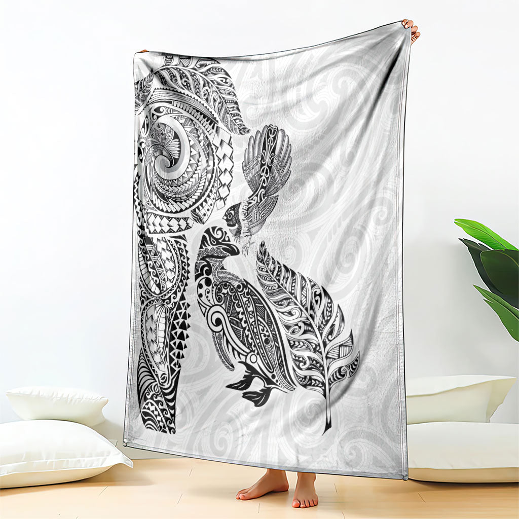 Aotearoa Moko Tribal Tattoo Blanket New Zealand Maori Penguin and Fantail White Color