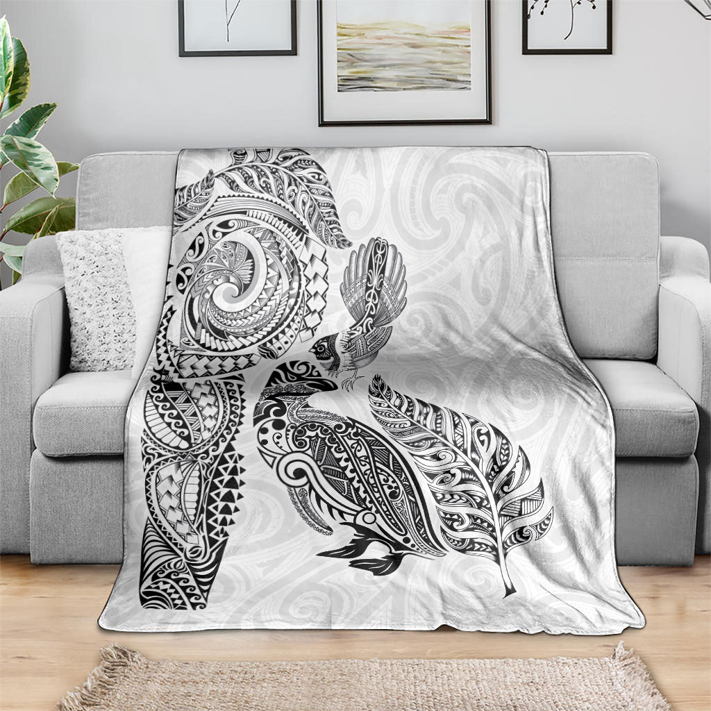 Aotearoa Moko Tribal Tattoo Blanket New Zealand Maori Penguin and Fantail White Color