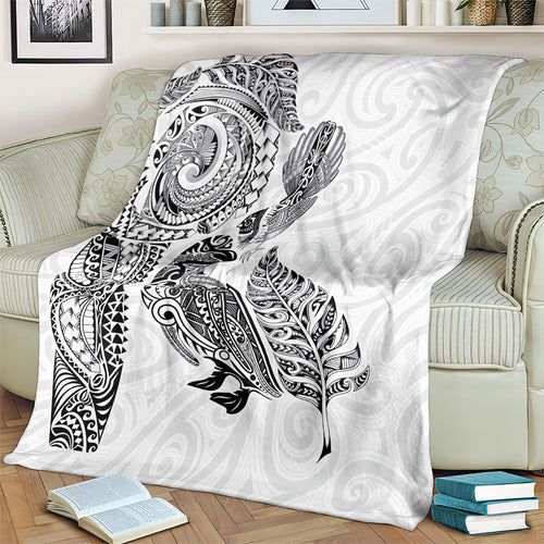 Aotearoa Moko Tribal Tattoo Blanket New Zealand Maori Penguin and Fantail White Color
