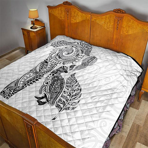 Aotearoa Moko Tribal Tattoo Quilt New Zealand Maori Penguin and Fantail White Color