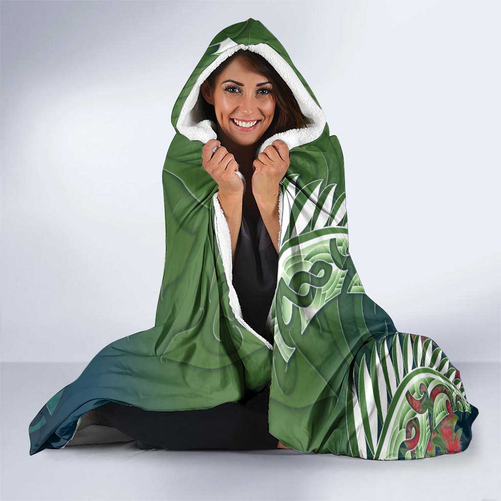 New Zealand Kea Bird Hooded Blanket With Maori Koru Fern - Aussie Hoodie