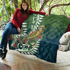 New Zealand Kea Bird Quilt With Maori Koru Fern - Aussie Hoodie