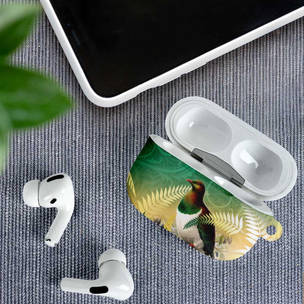 New Zealand Pigeon Kereru AirPods Case Maori Fern Art Green Gradient - Aussie Hoodie