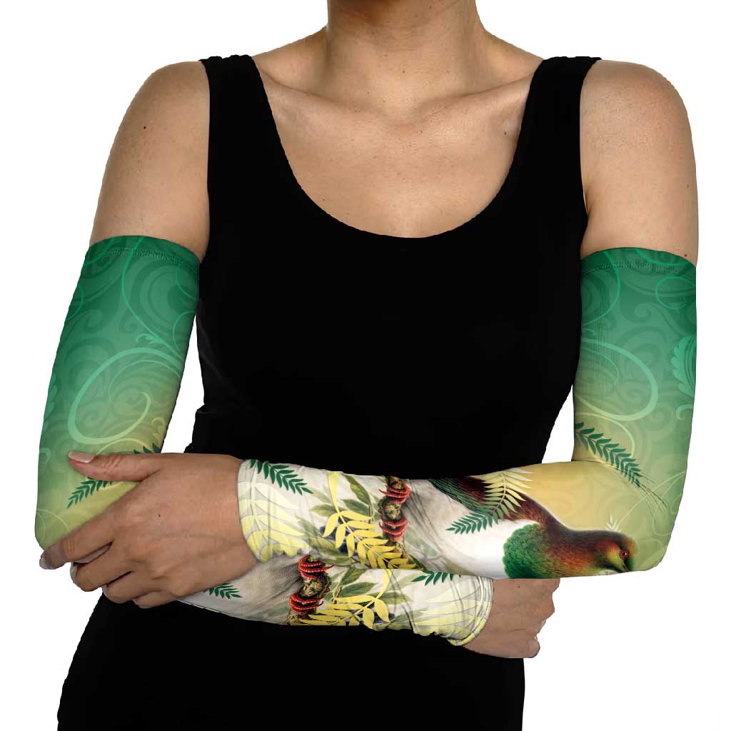 New Zealand Pigeon Kereru Arm Sleeves Maori Fern Art Green Gradient - Aussie Hoodie