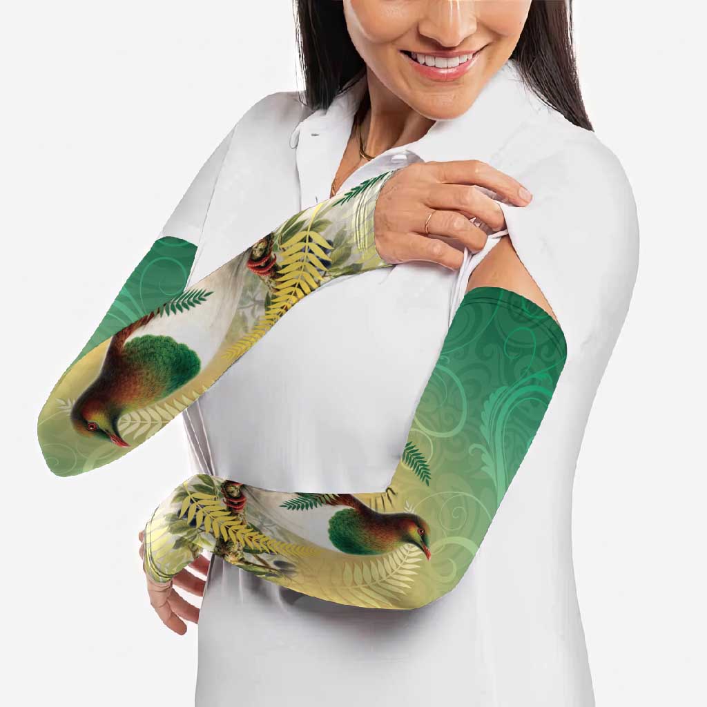 New Zealand Pigeon Kereru Arm Sleeves Maori Fern Art Green Gradient - Aussie Hoodie