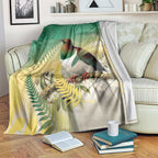 New Zealand Pigeon Kereru Blanket Maori Fern Art Green Gradient - Aussie Hoodie