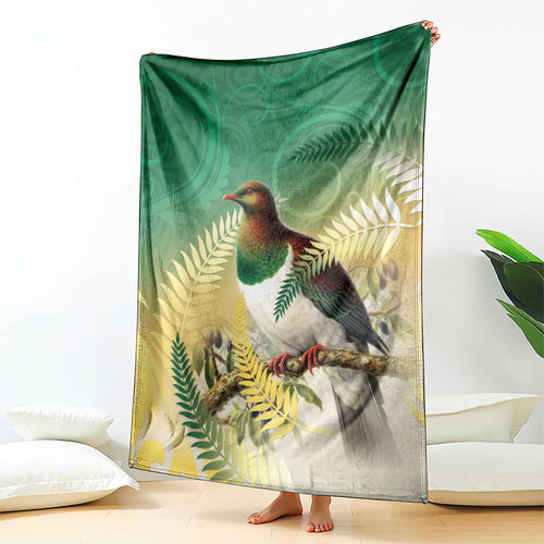 New Zealand Pigeon Kereru Blanket Maori Fern Art Green Gradient - Aussie Hoodie