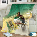 New Zealand Pigeon Kereru Blanket Maori Fern Art Green Gradient - Aussie Hoodie