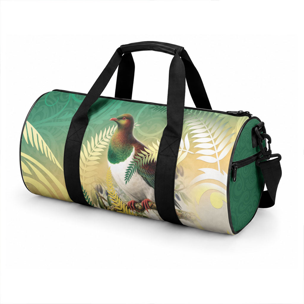 New Zealand Pigeon Kereru Duffle Bag Maori Fern Art Green Gradient