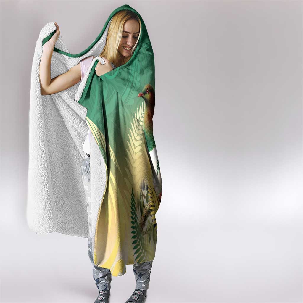 New Zealand Pigeon Kereru Hooded Blanket Maori Fern Art Green Gradient - Aussie Hoodie