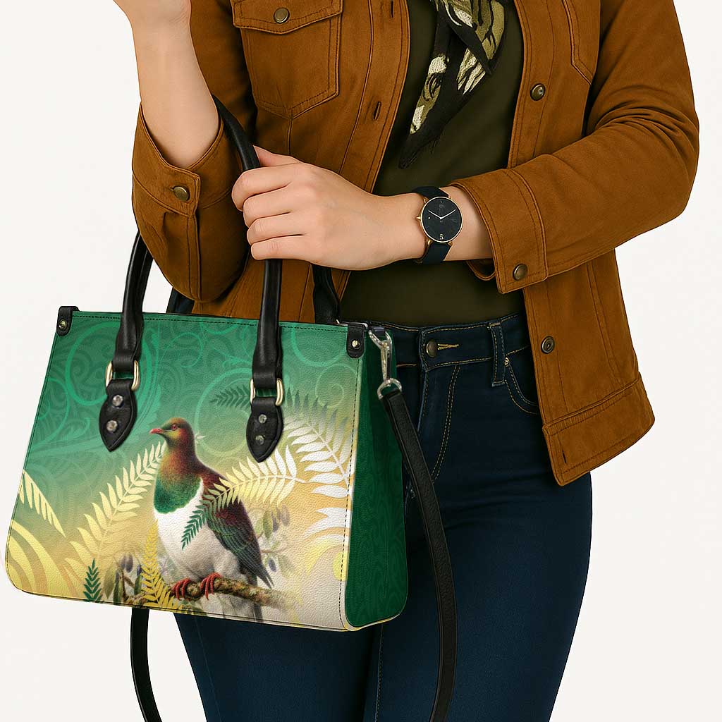 New Zealand Pigeon Kereru Leather Bag Maori Fern Art Green Gradient - Aussie Hoodie