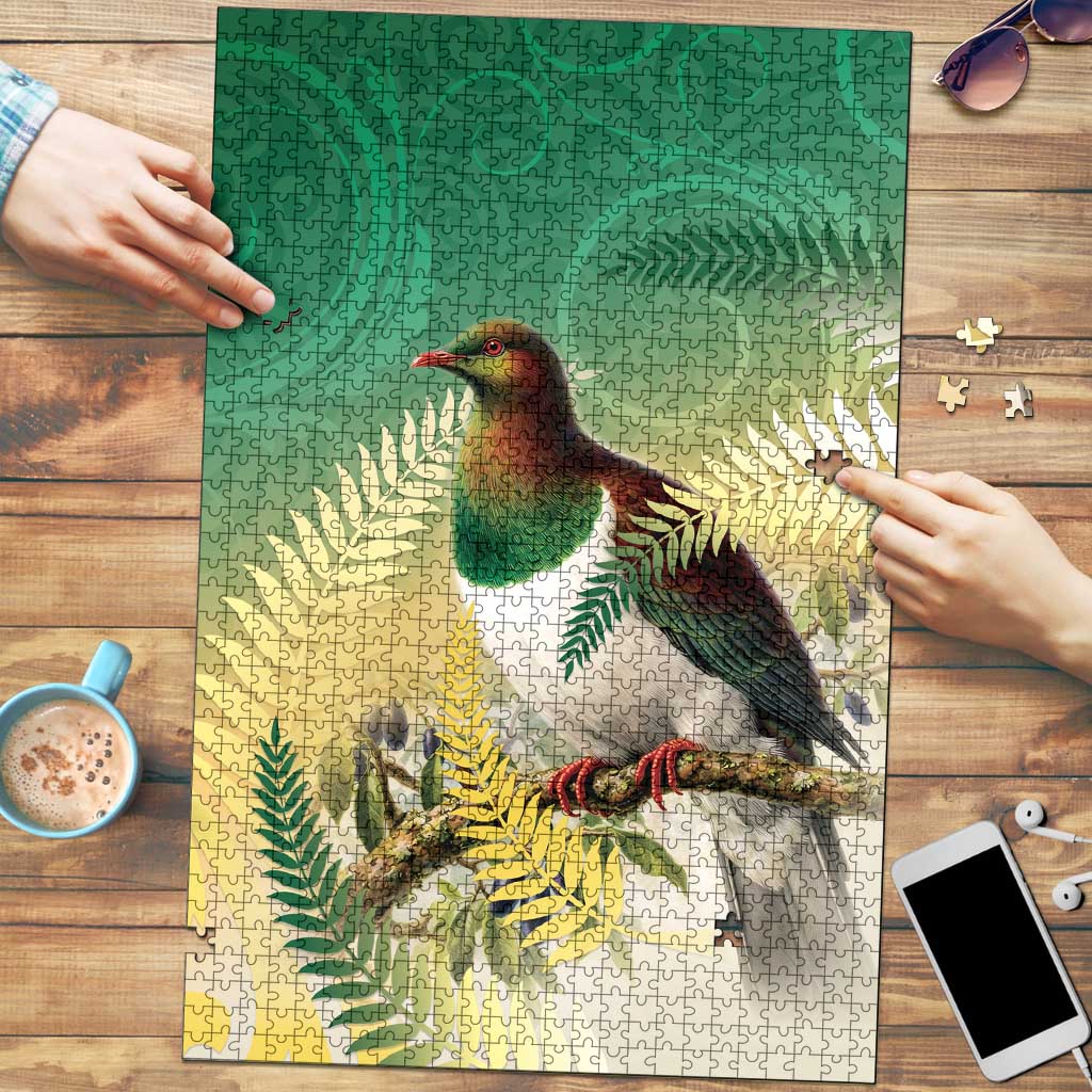 New Zealand Pigeon Kereru Puzzle Maori Fern Art Green Gradient - Aussie Hoodie