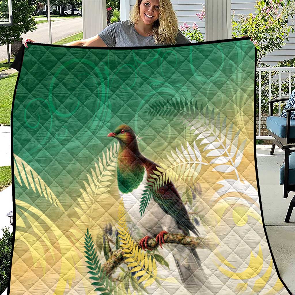 New Zealand Pigeon Kereru Quilt Maori Fern Art Green Gradient - Aussie Hoodie
