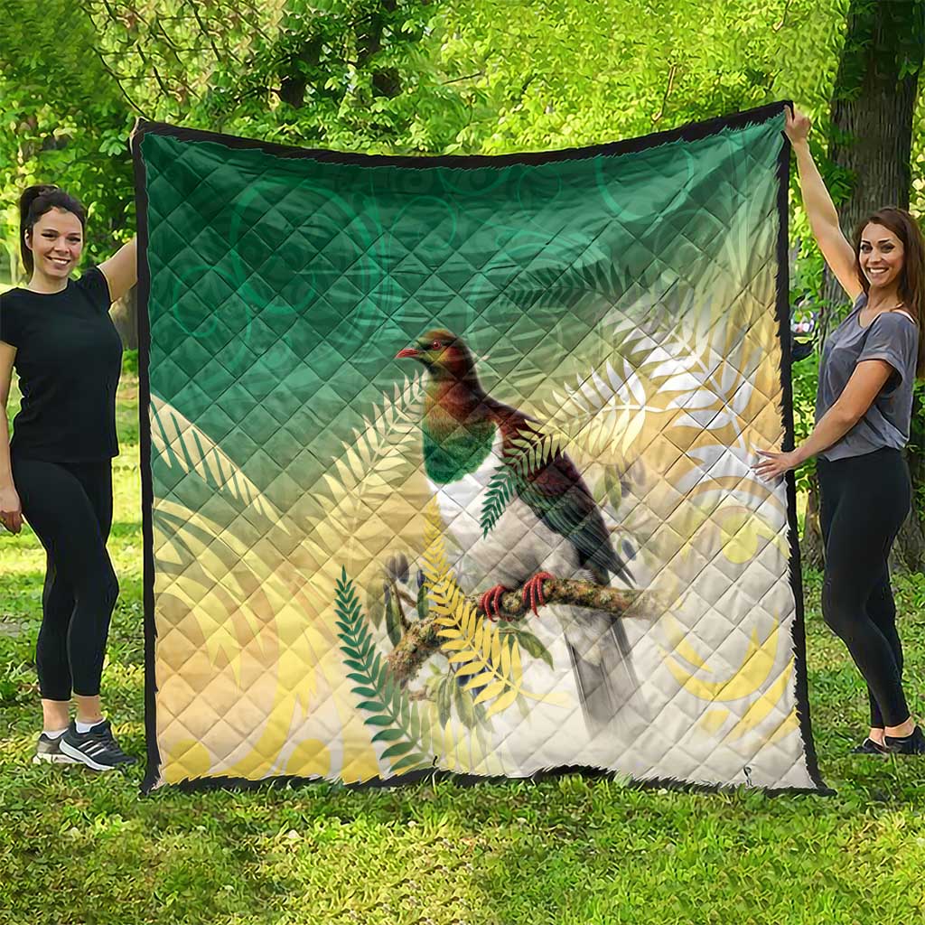New Zealand Pigeon Kereru Quilt Maori Fern Art Green Gradient - Aussie Hoodie
