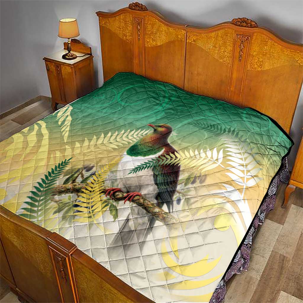 New Zealand Pigeon Kereru Quilt Maori Fern Art Green Gradient - Aussie Hoodie