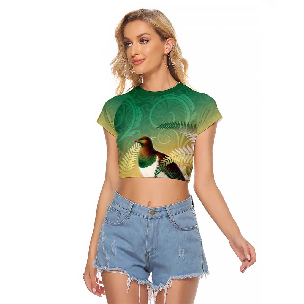 New Zealand Pigeon Kereru Raglan Cropped T Shirt Maori Fern Art Green Gradient - Aussie Hoodie