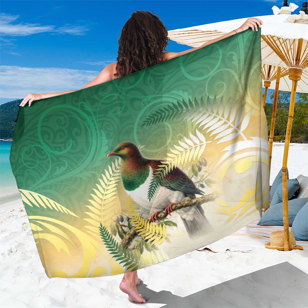 New Zealand Pigeon Kereru Sarong Maori Fern Art Green Gradient - Aussie Hoodie