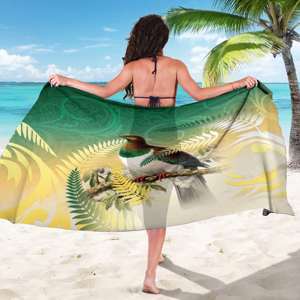 New Zealand Pigeon Kereru Sarong Maori Fern Art Green Gradient - Aussie Hoodie