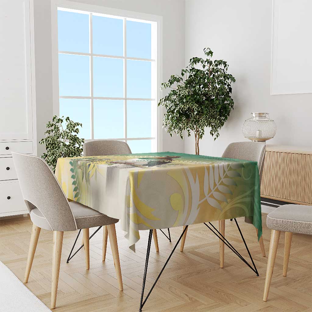 New Zealand Pigeon Kereru Tablecloth Maori Fern Art Green Gradient - Aussie Hoodie